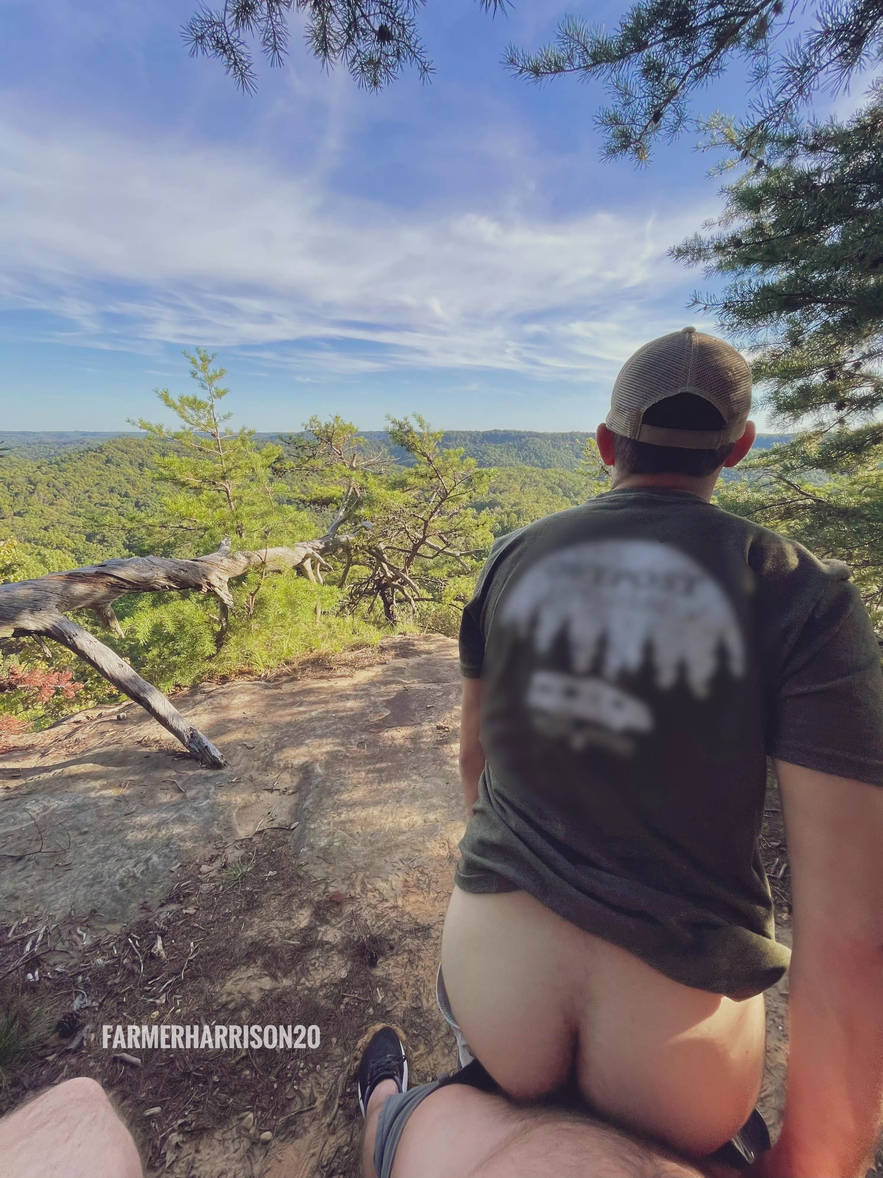 That time me and a friend had sex on a cliff for 40 mins.. I took it like a champ