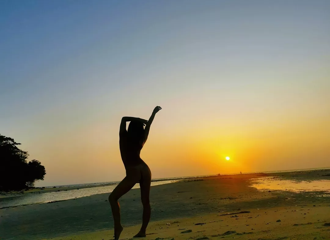 thisishellmel (@thisishellmel) [onlyfans]