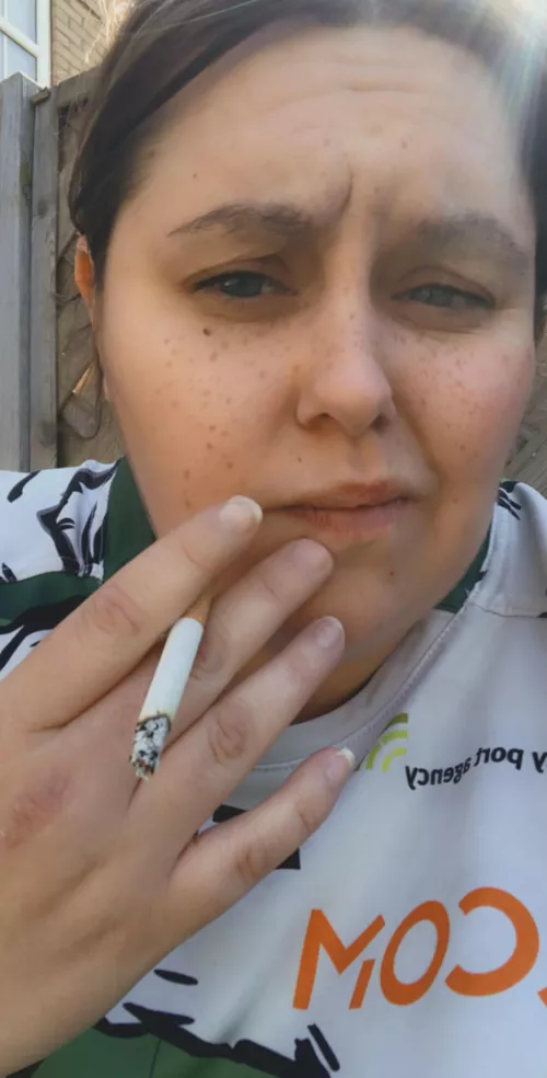 Wana fuck me while I smoke?