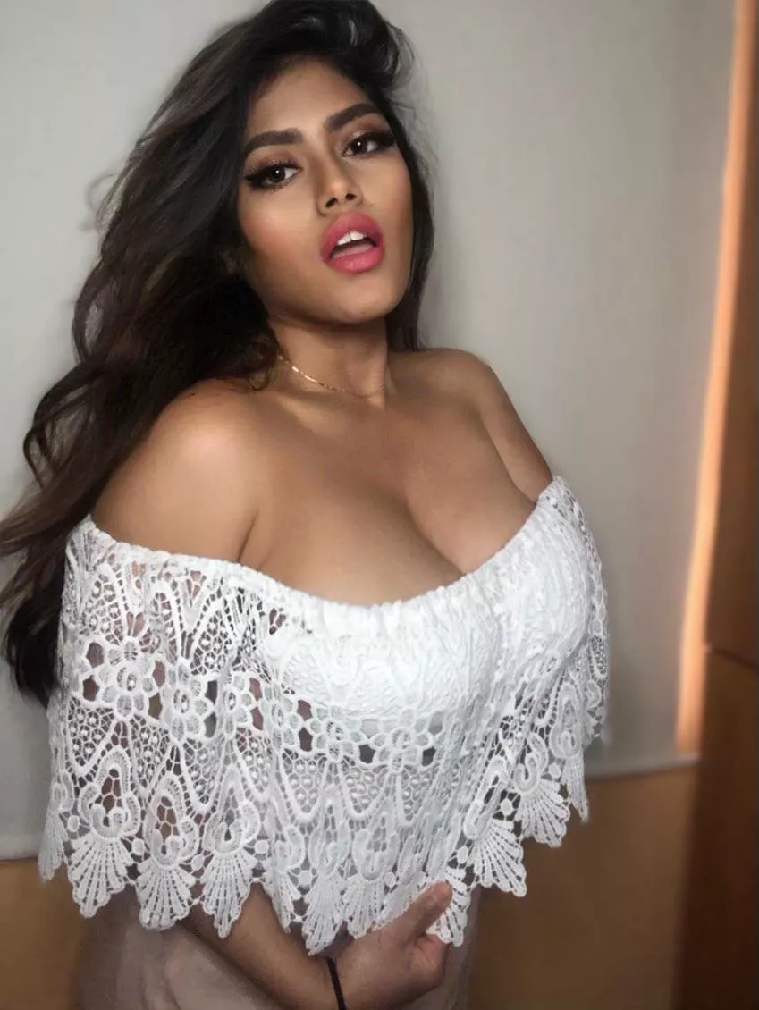 Wanna help me hold them? 🥵