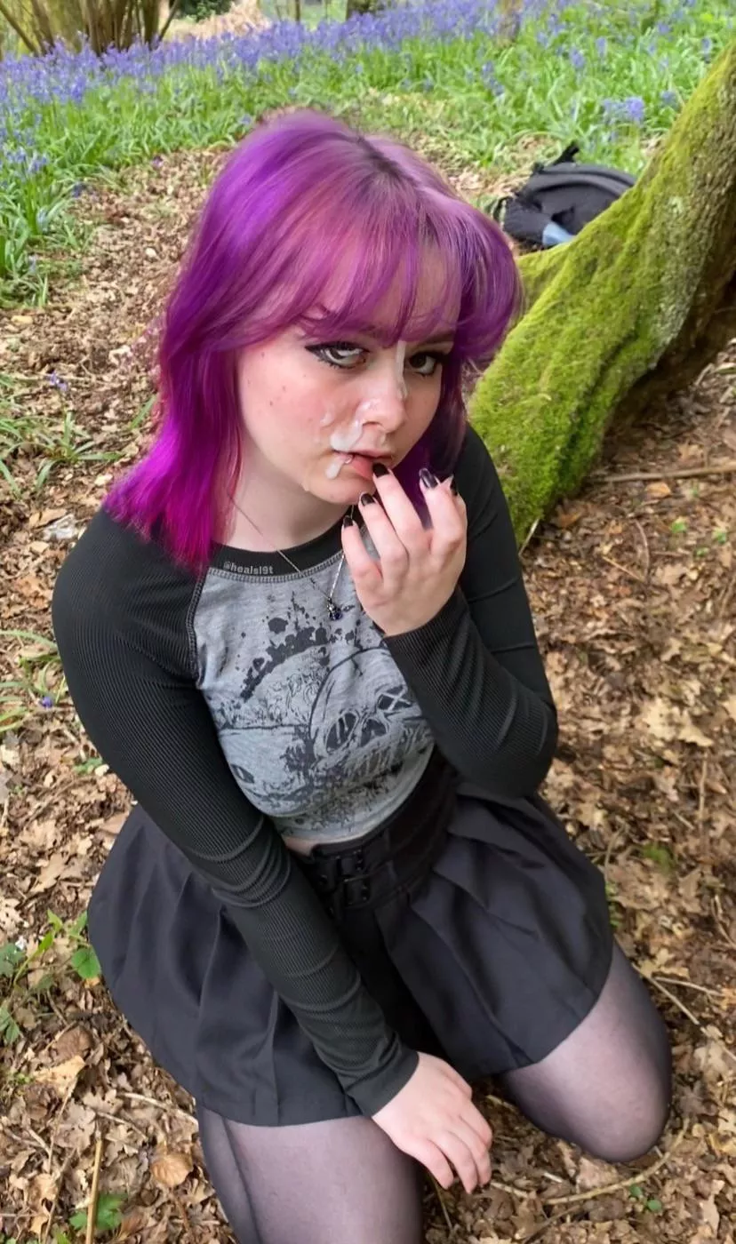 would u let me be ur cumslut in public? 👀