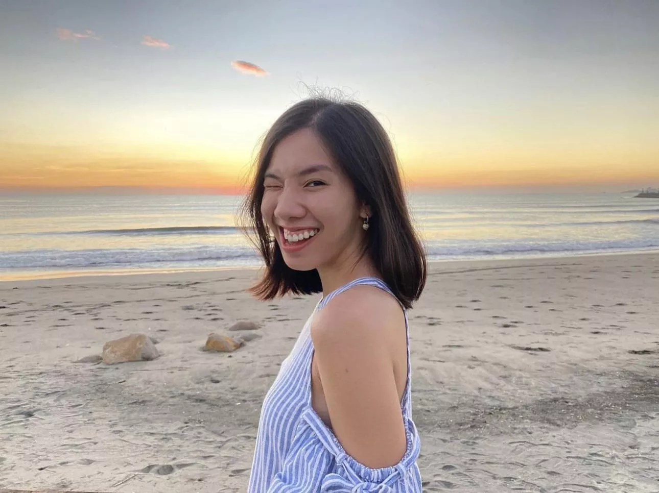 Would you take this cute Filipina out?