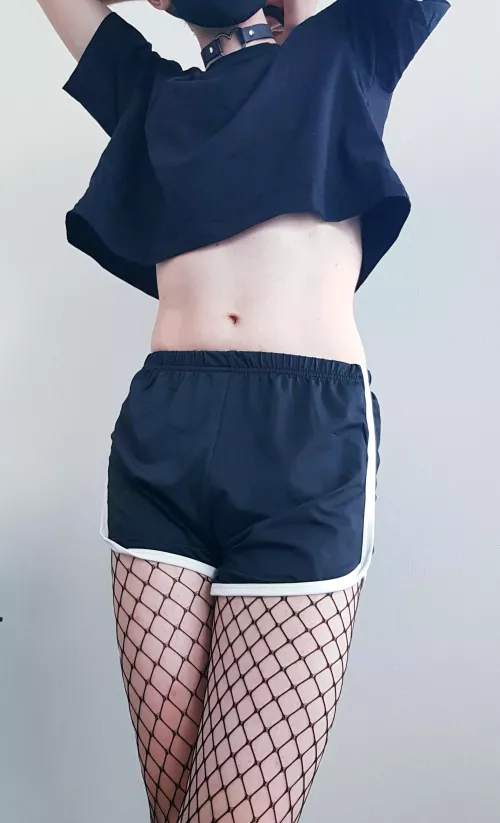 You think I look cute in shorts 👉👈