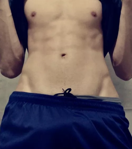 19 HUNG DOM TOP || sc: tim_holland05