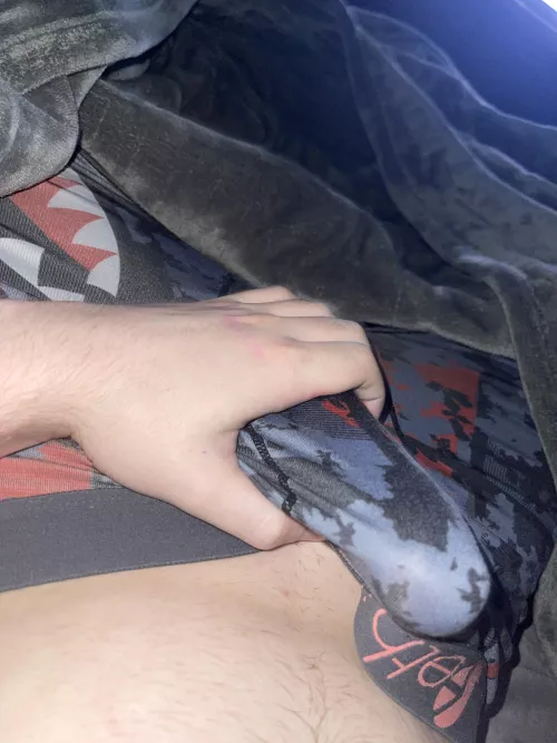 19(M4F) do you want to see what I’m hiding?