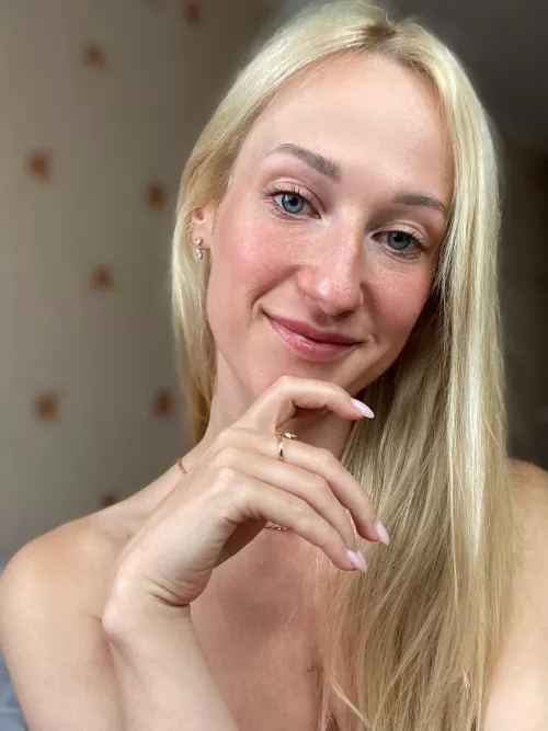 a face ready for your cum