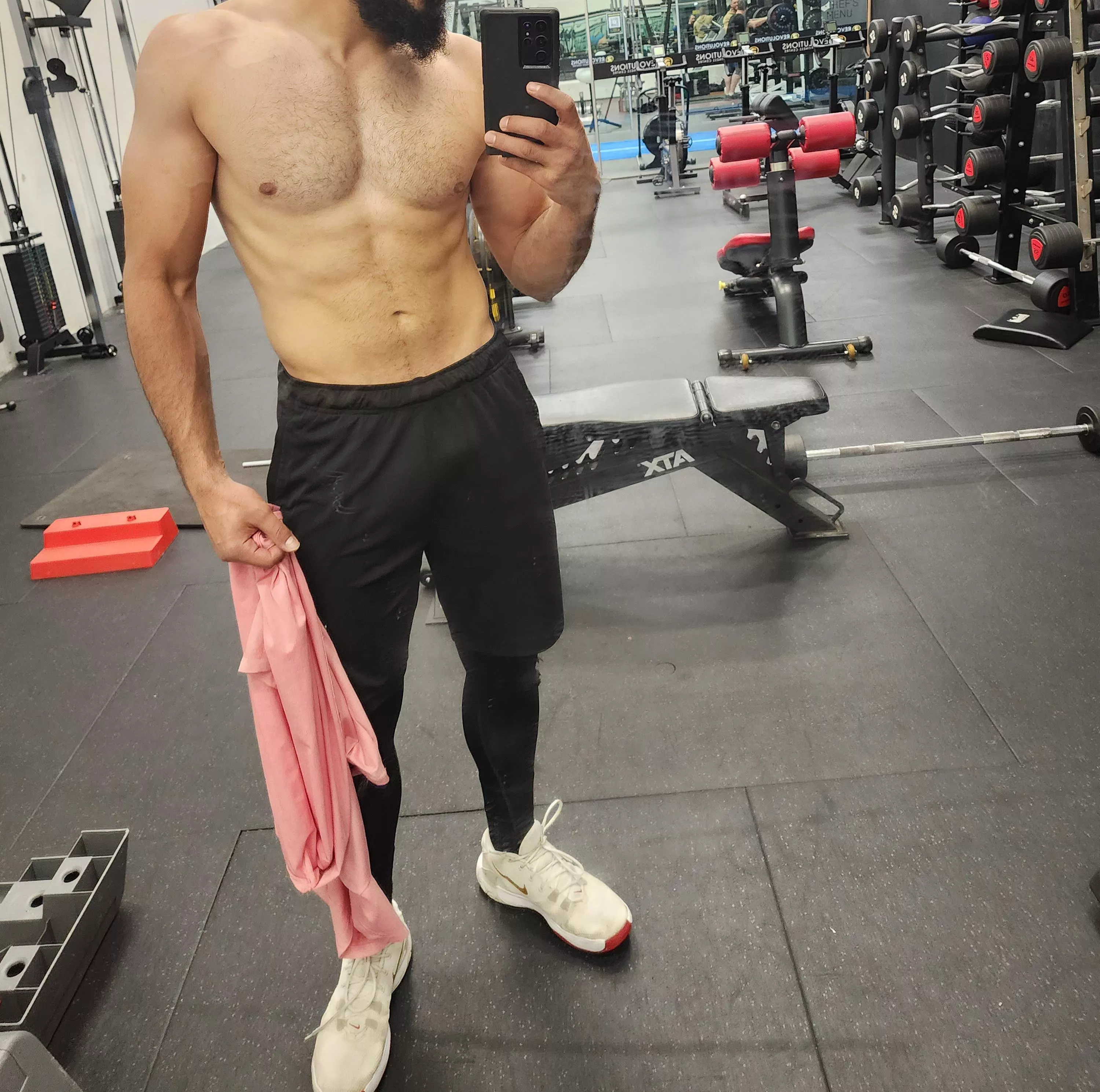 Any ladies wanna join me for a late night cardio session?