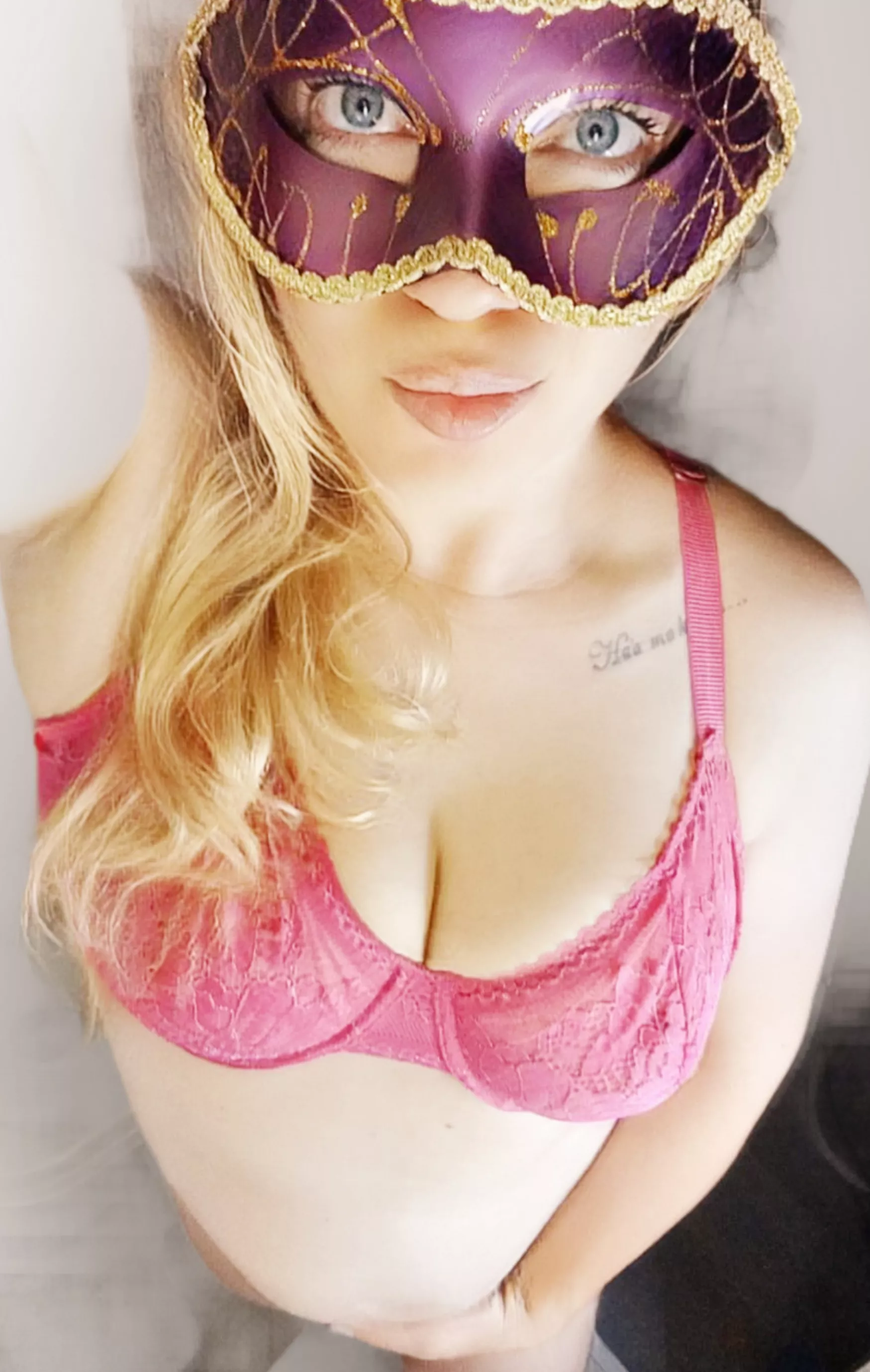 BIG NEWS....instead of a hot girl summer I'm going to be having a hot mama summer ☀️ #5 is cooking 🤰🏼