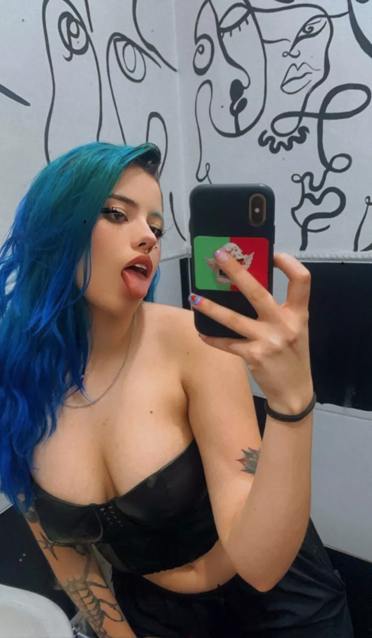 Blue hair and big tits is a deadly combination😉