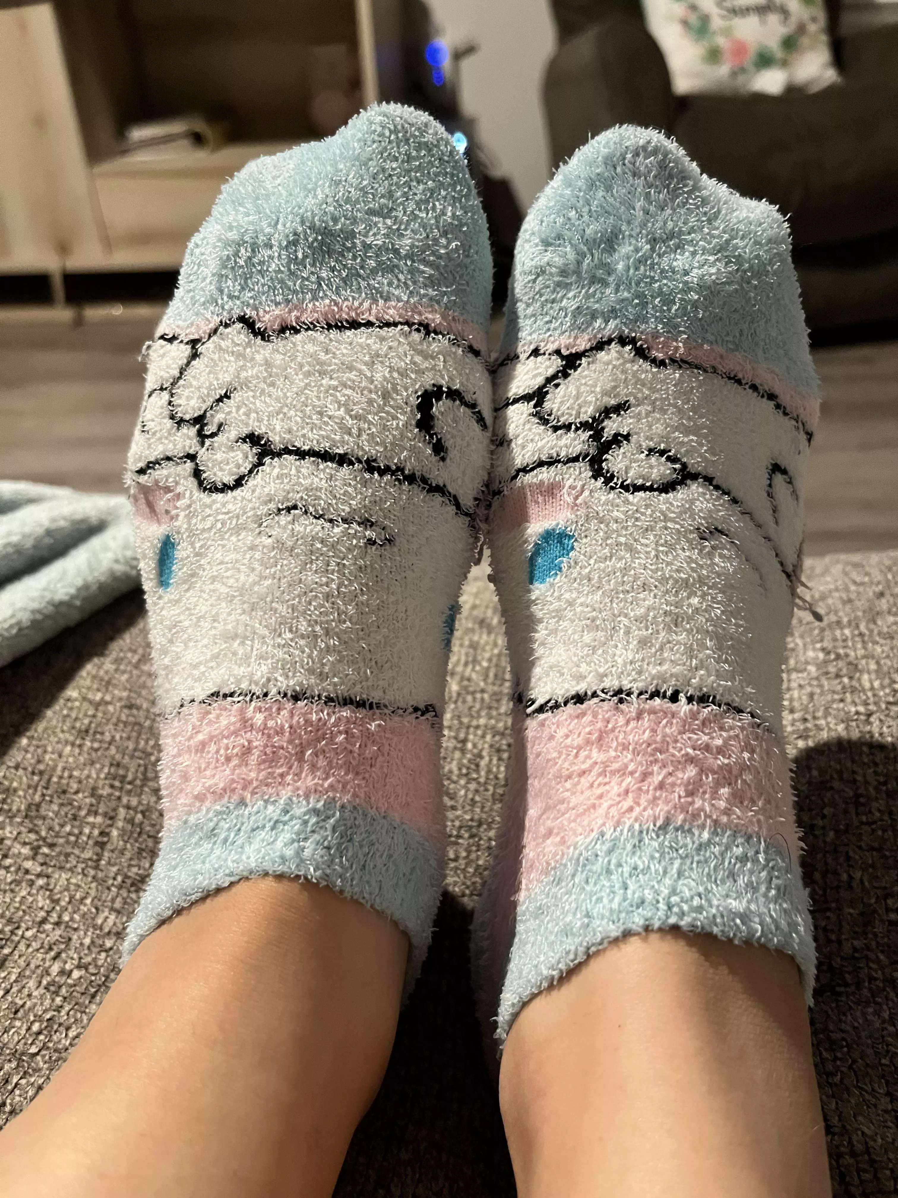 Can I rub my feet against you 🩷