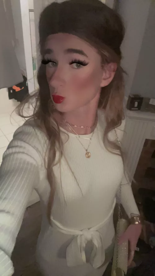 can someone just force me to be a housewife/trophy wife