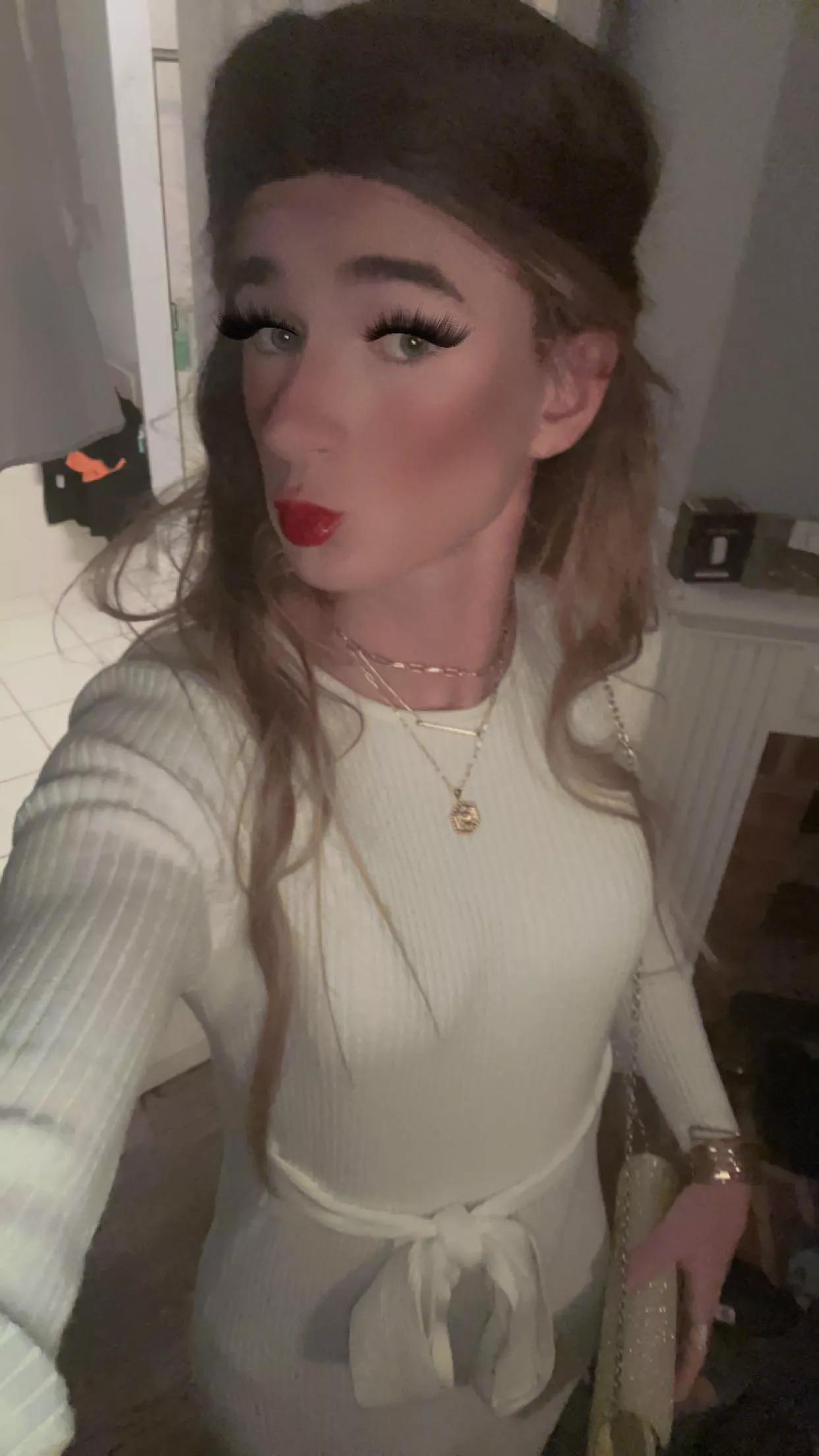 can someone just force me to be a housewife/trophy wife