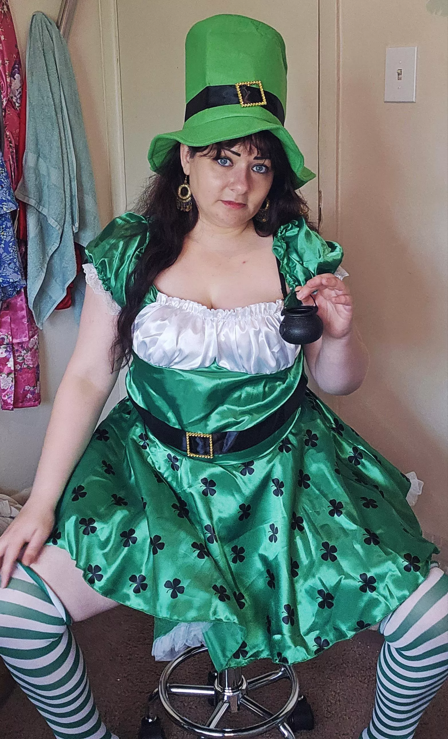 Did a leprechaun /giantess/ vore fetish video today. I love interesting requests