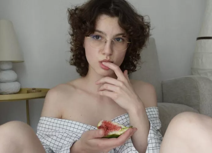 [F] here is a cute selfie for ya