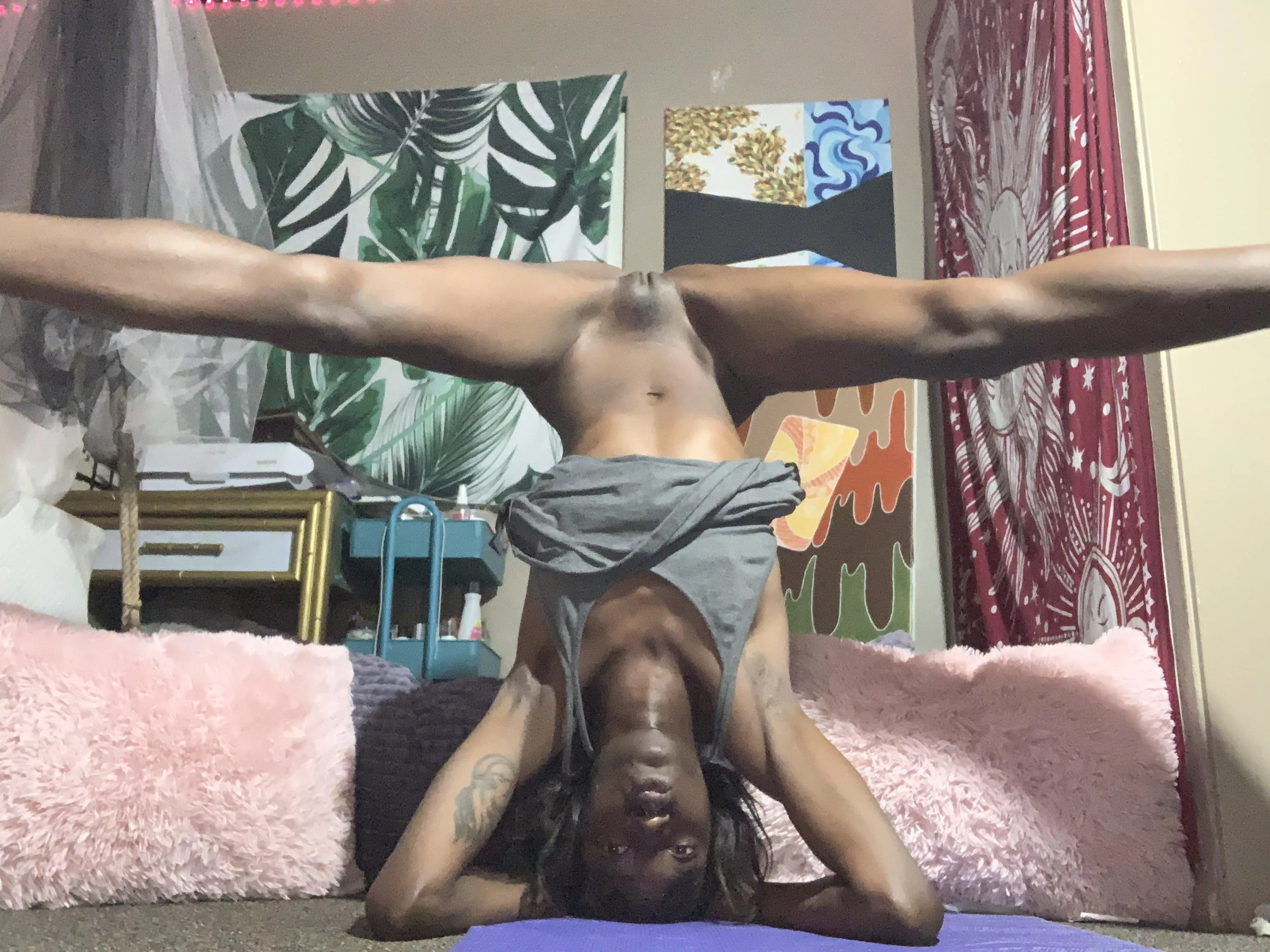 🪴Feed me Seymour🪴 would you dip your tip in?