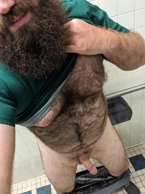 Finally getting to step away from my desk... Meet me in the bathroom? 😁😏