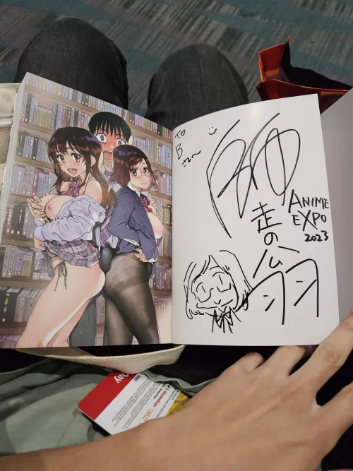 Got to meet the legendary Shiwasu no Okina at Anime Expo this year. He signed my tankoubon of Please Freeze Please. It was a super cool experience and I wanted to show you all.