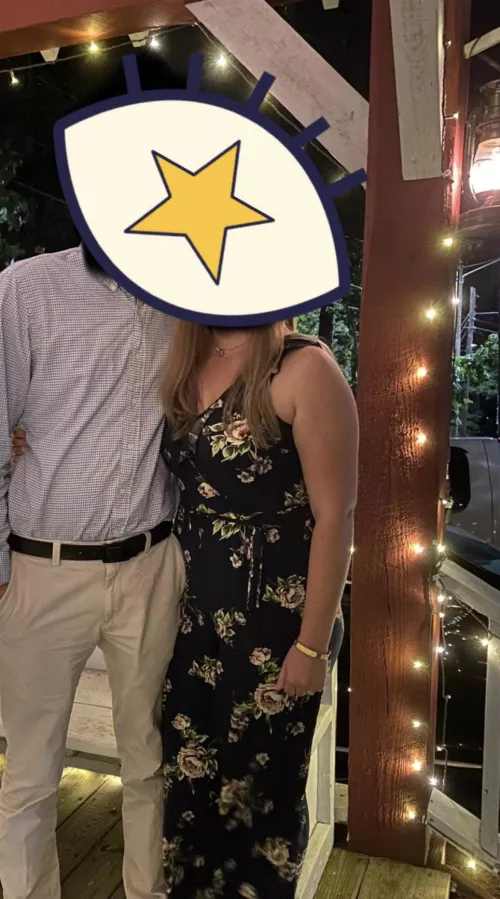 Hi friends! Mid-20’s couple here. Looking to meet new likeminded friends! 💋