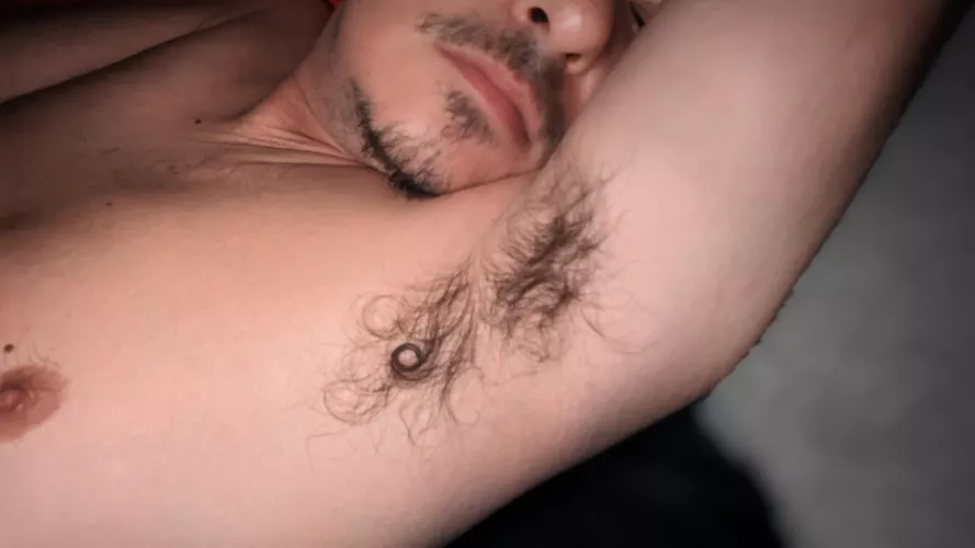 I like the circle pattern. Bury your face in it? I'll return the favor!