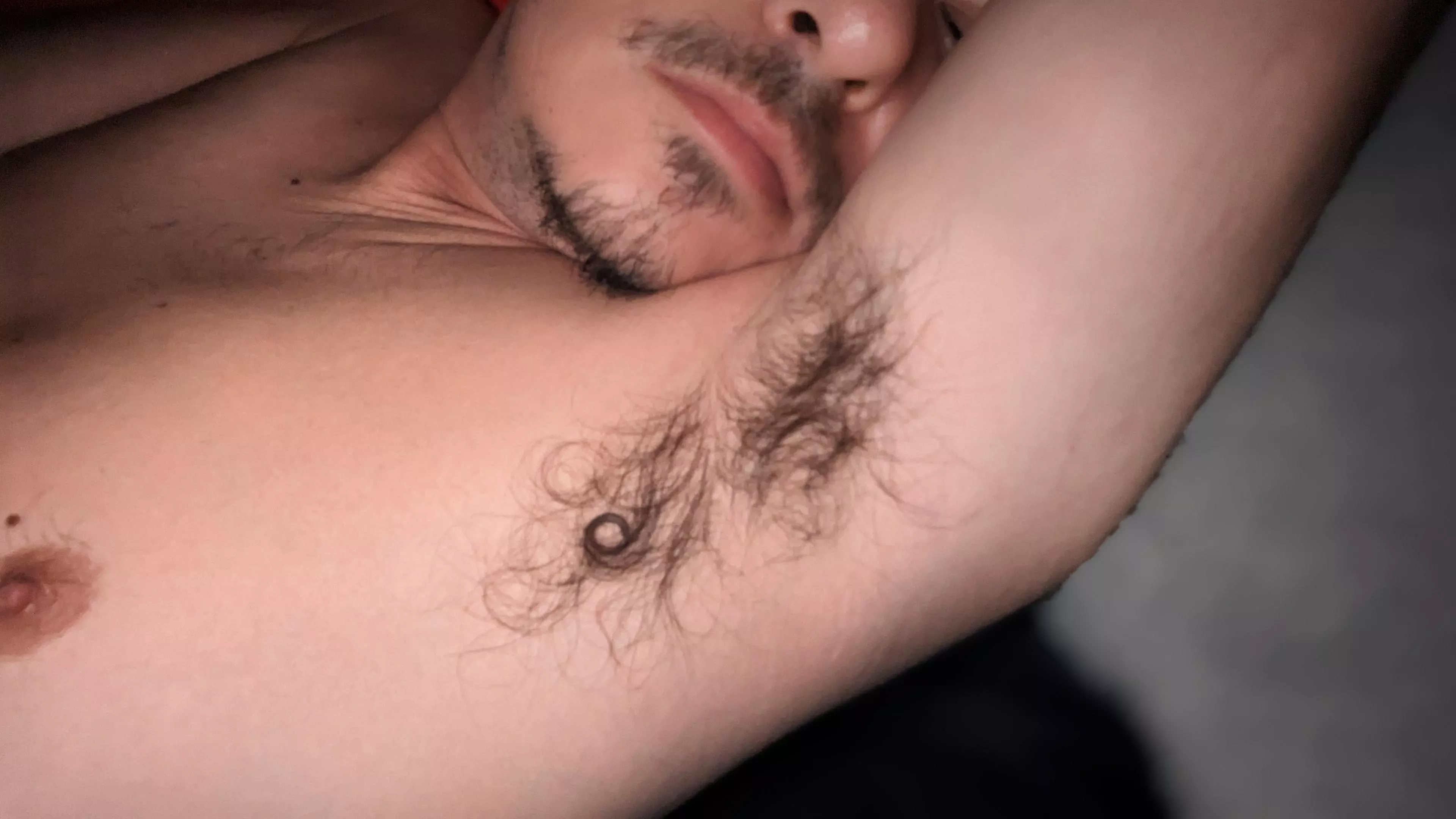 I like the circle pattern. Bury your face in it? I'll return the favor!