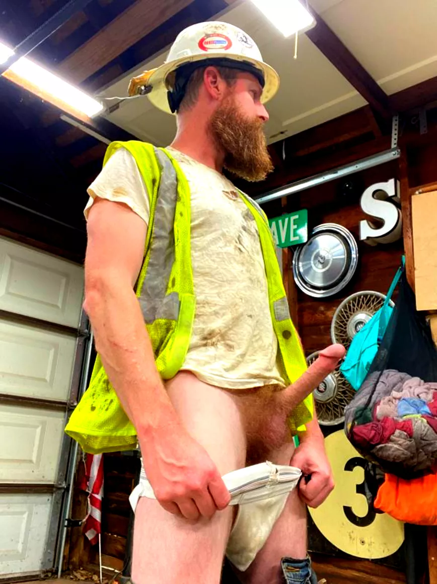 I see something I'd like to get my mouth on. ♂️😋