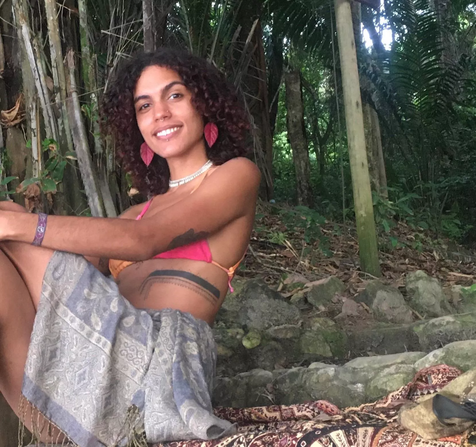 In front of me there was a beautiful view of the sea! Beach and forest is perfect for me! 🥰✨🐚🌳