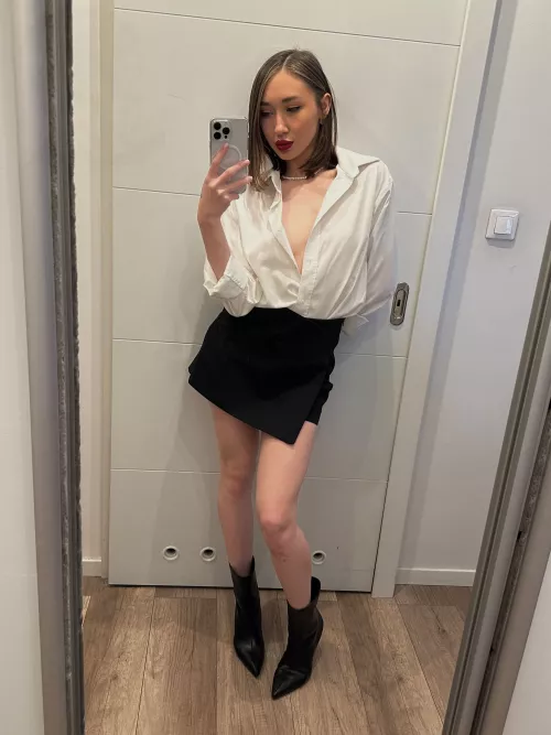 🔥 Irresistible allure and beauty.