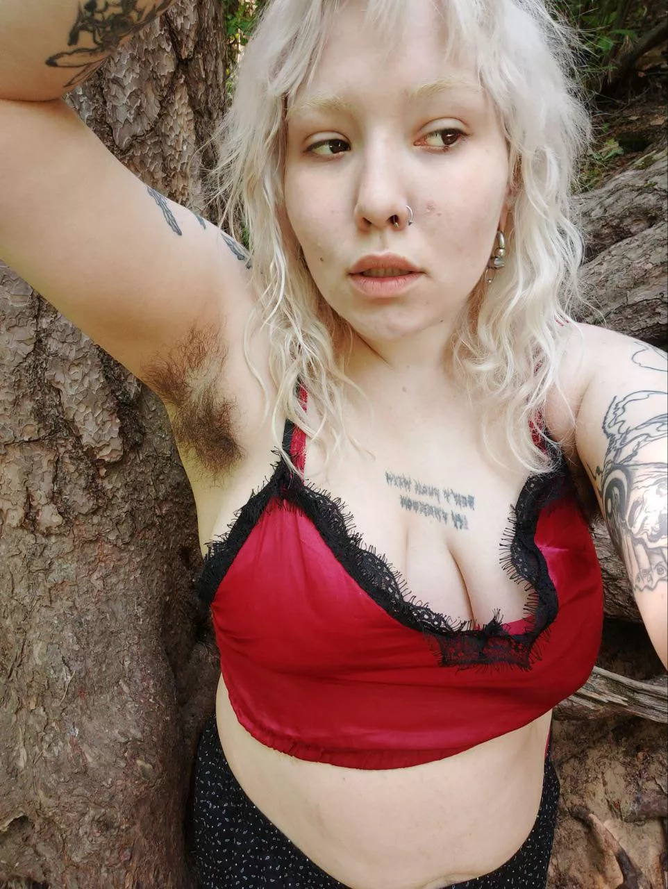 It’s me with my cute naturally armpits