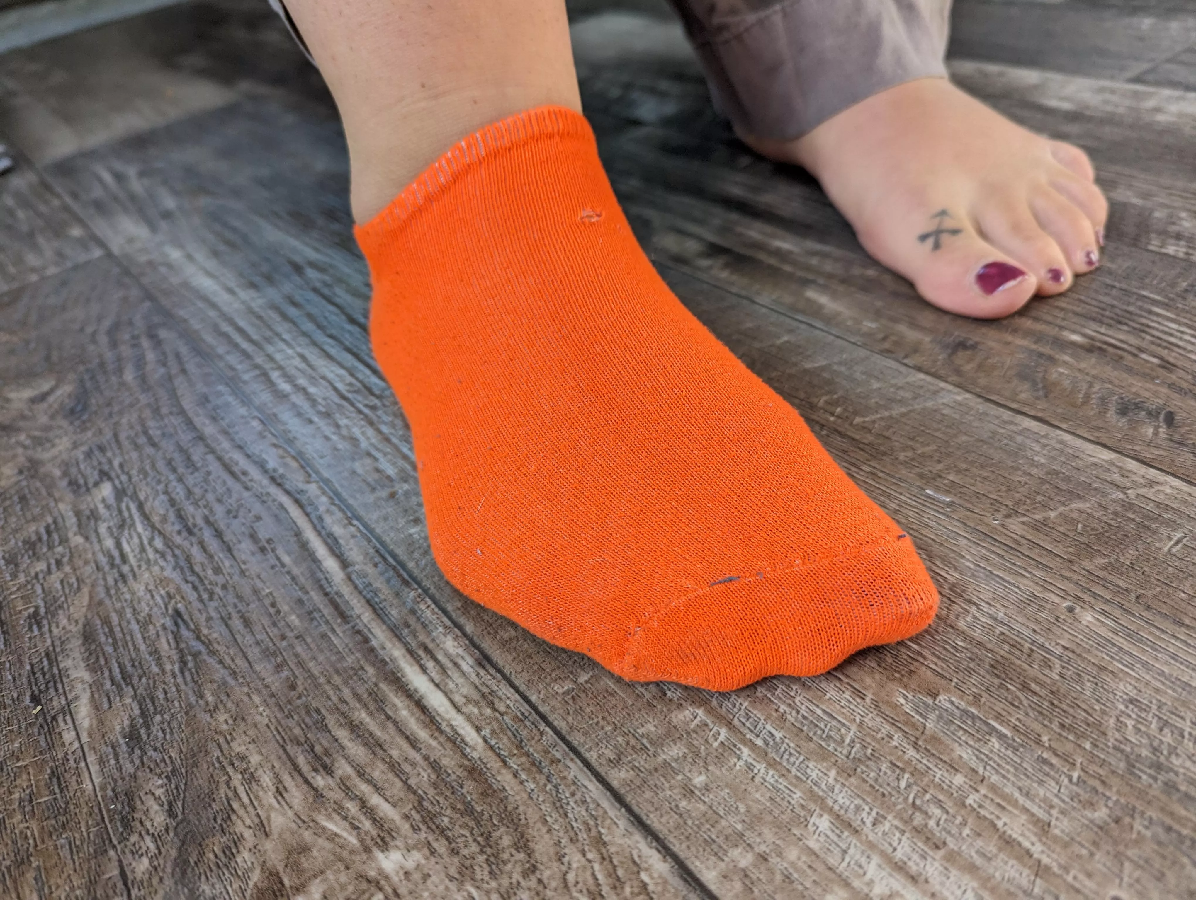 My faves are getting holey, come take a whiff! [selling]