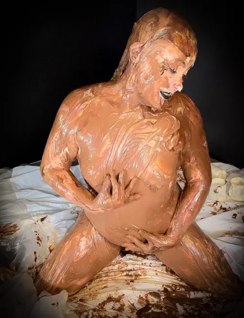 Now lick it ALL off 🤎🤍