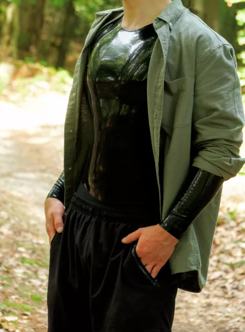 Some shine in the forest never hurts ^^