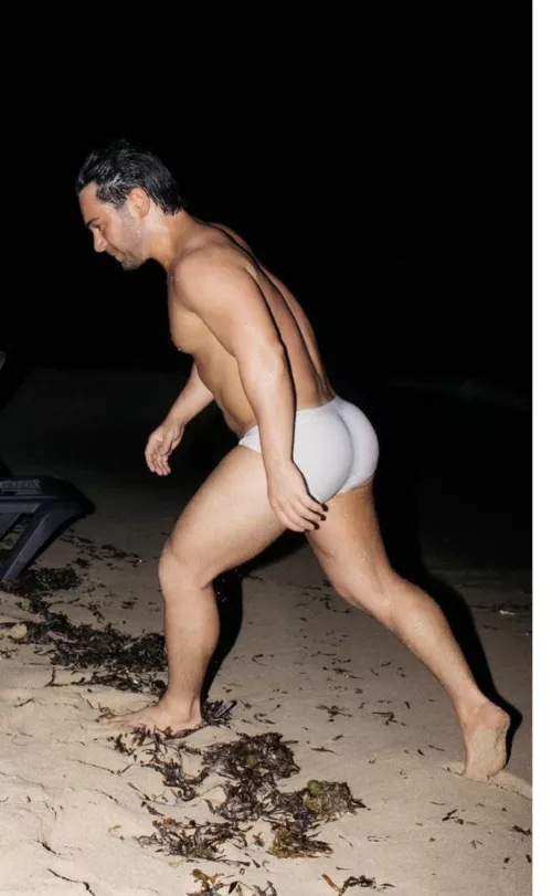 Tommy (BB19) in undies