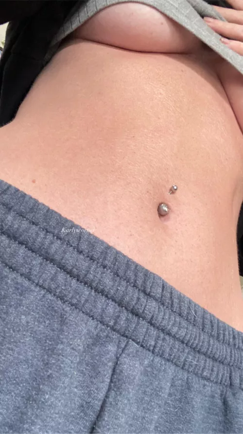 Where’s your favorite hairs too see? Mines stomach forsure