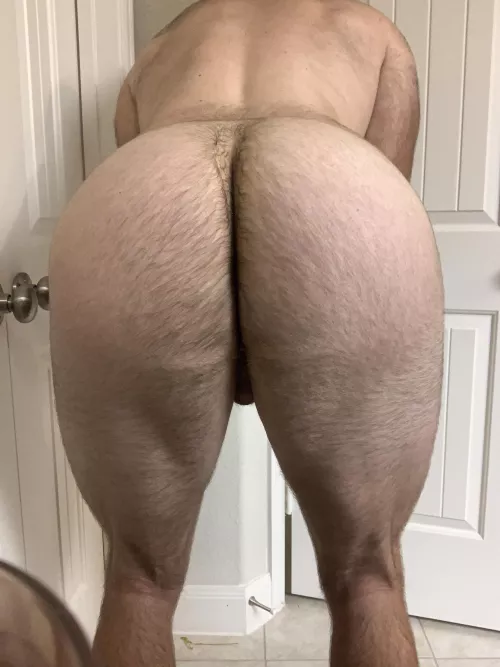 Wide ass