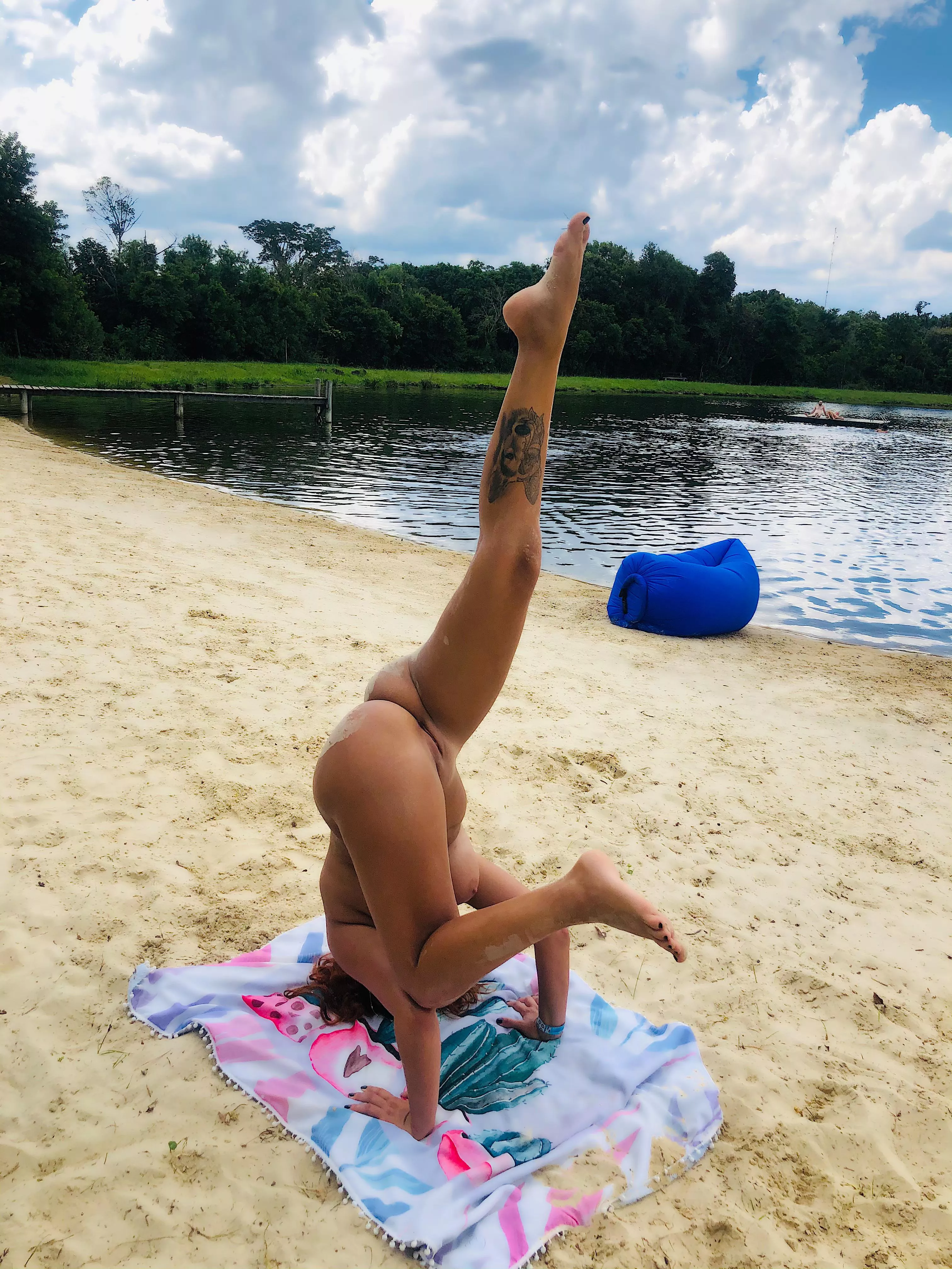 Working on my one-legged crow 🧘‍♀️