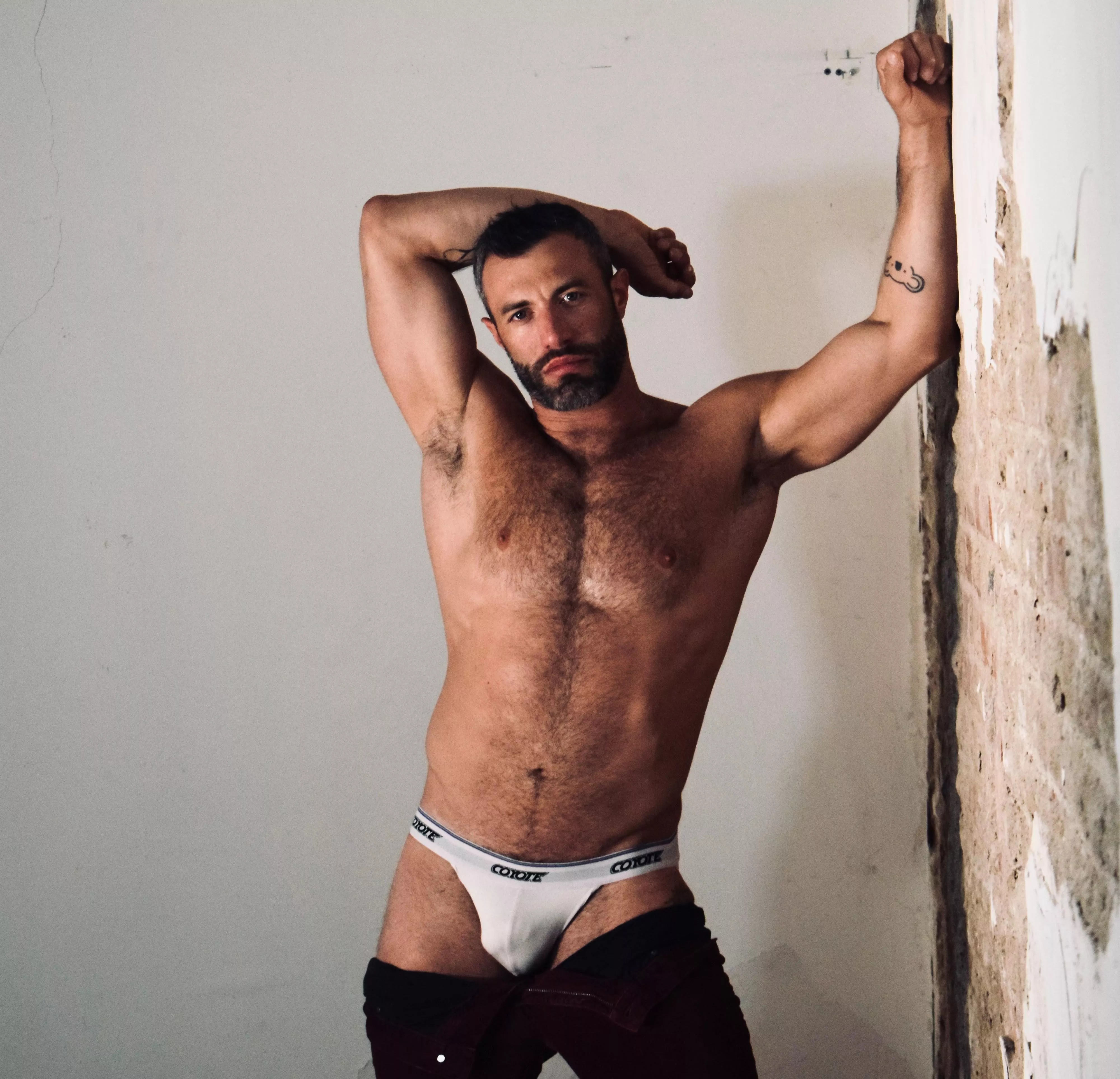 Yeah, you wanna see me naked? Remove my jocks then