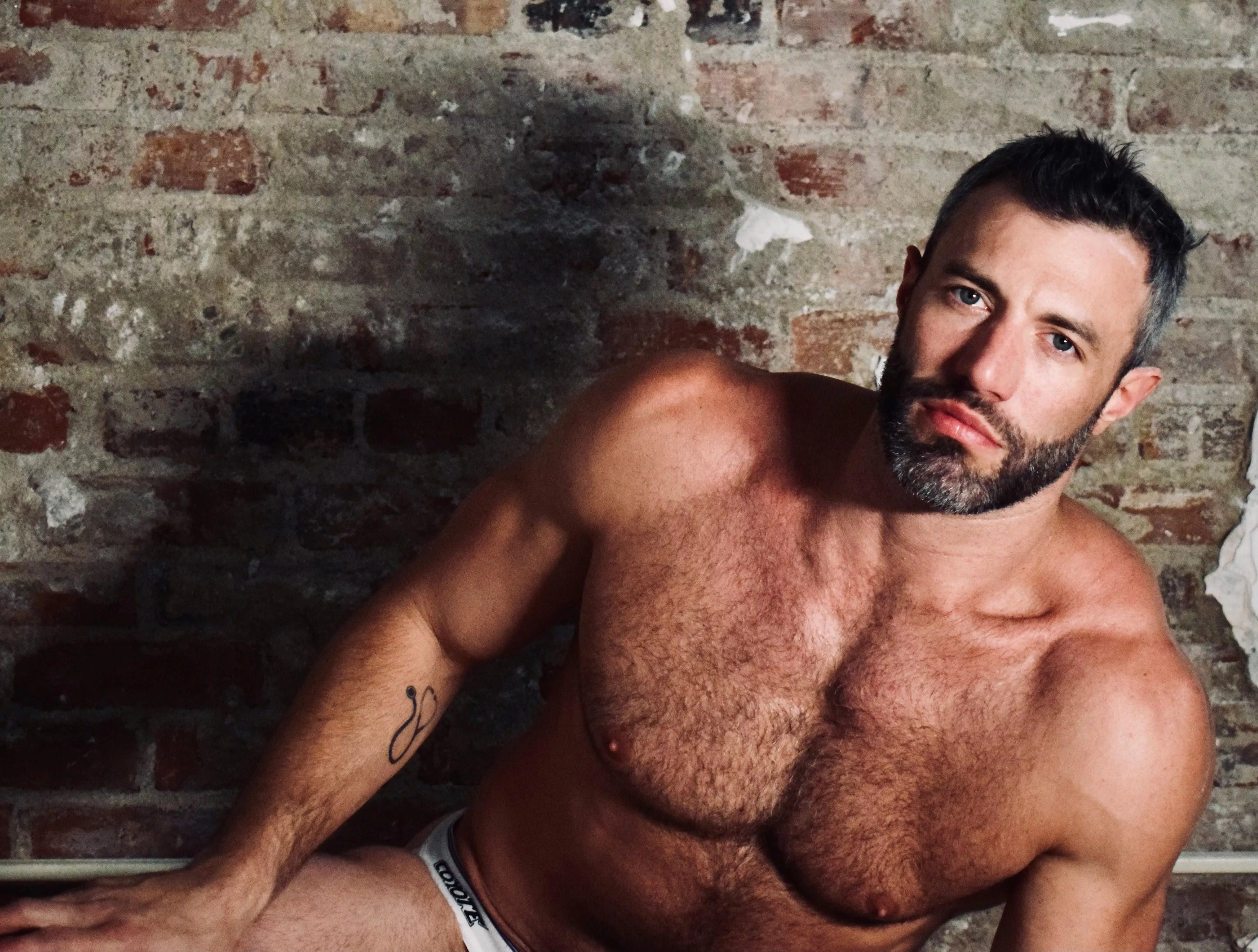 You wouldn't find a hot daddy like me now, would you?