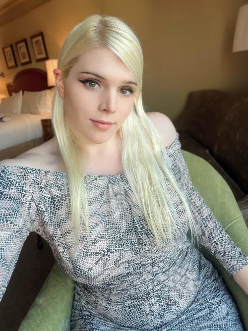 You’re finally up! Good morning from this chubby femboy 🥰