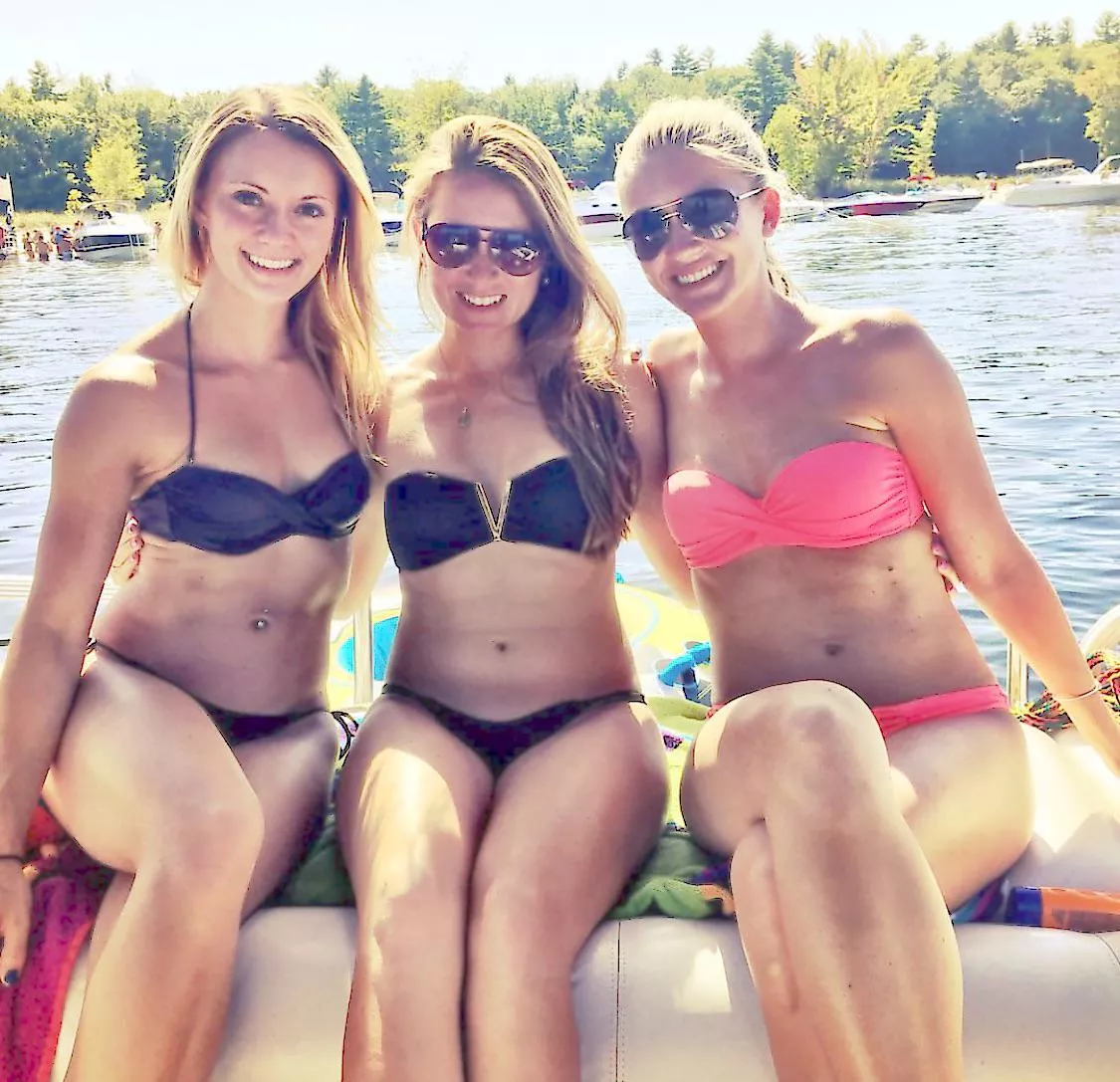 Boat babes