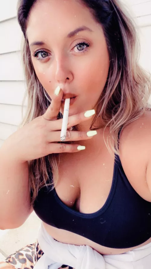 Charge 💲 him tax, that's that Pussy sellin' like crack, I need them smokes 🚬