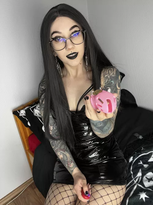 Do you think that cage is too small huh? well i hate to break it to you.. but that device is the longest you will ever be allowed to wear..