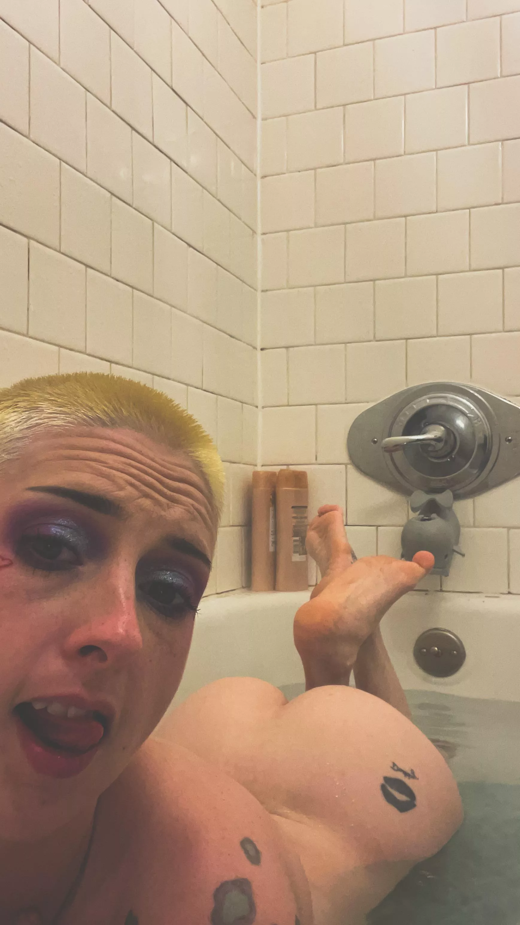 Fuck me doggy in the tub