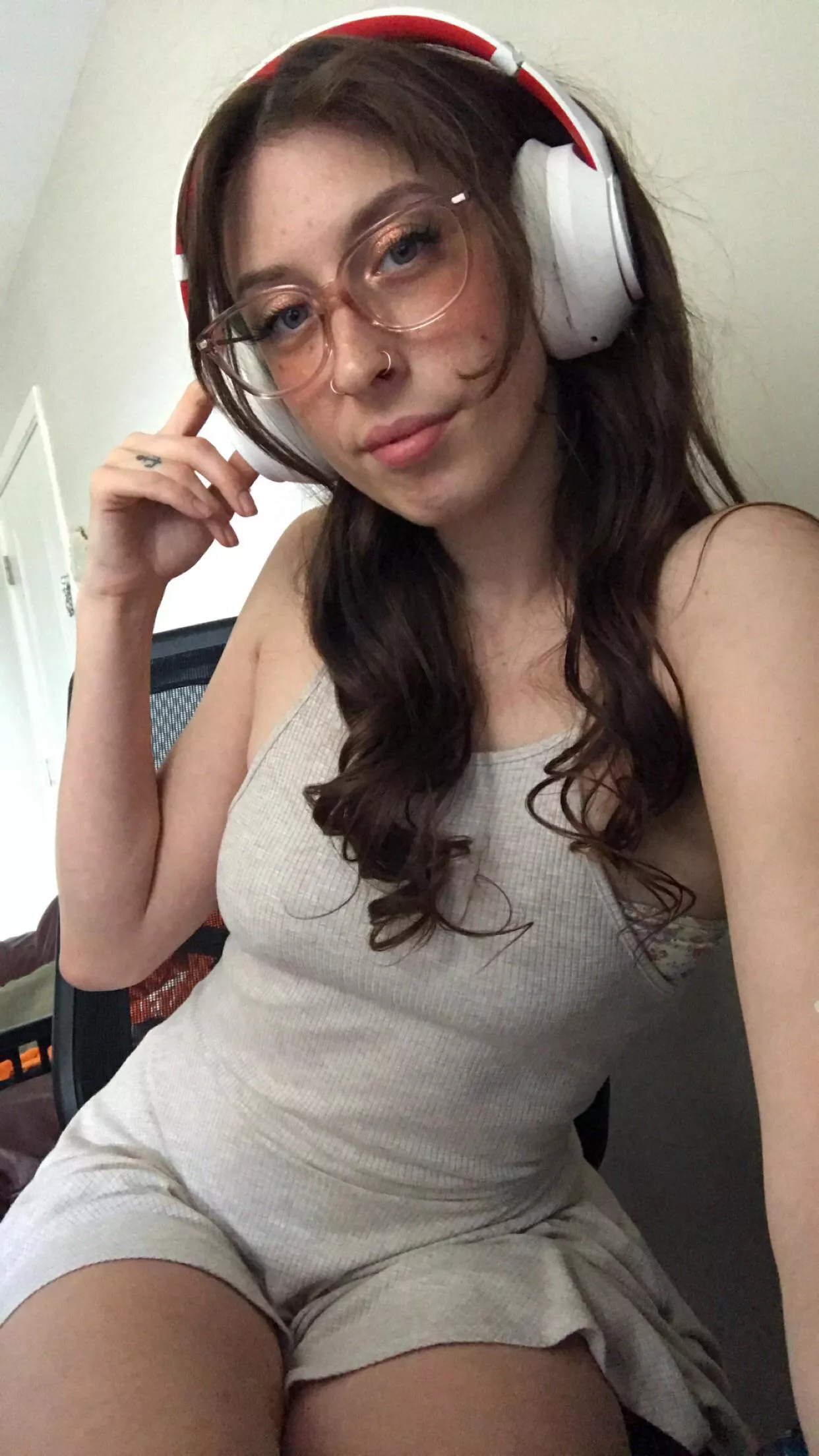 Glasses brunette w(f)h fit :)