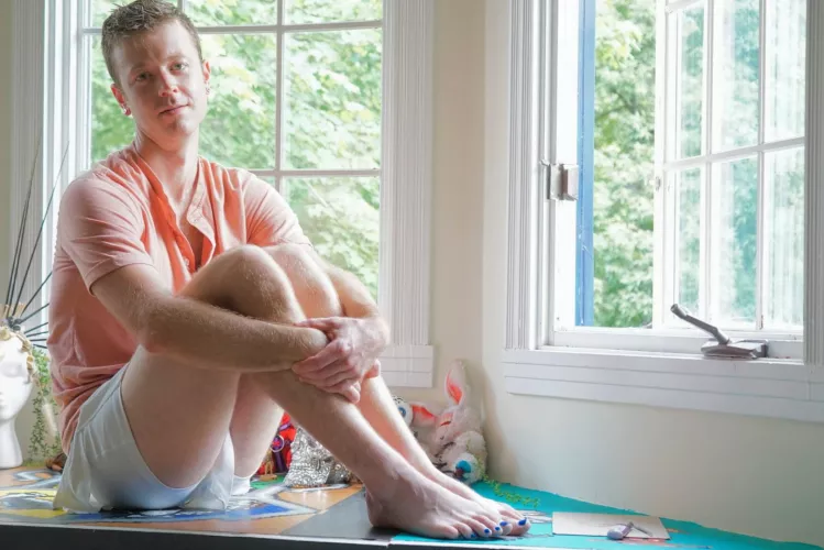 I like chilling in this window.