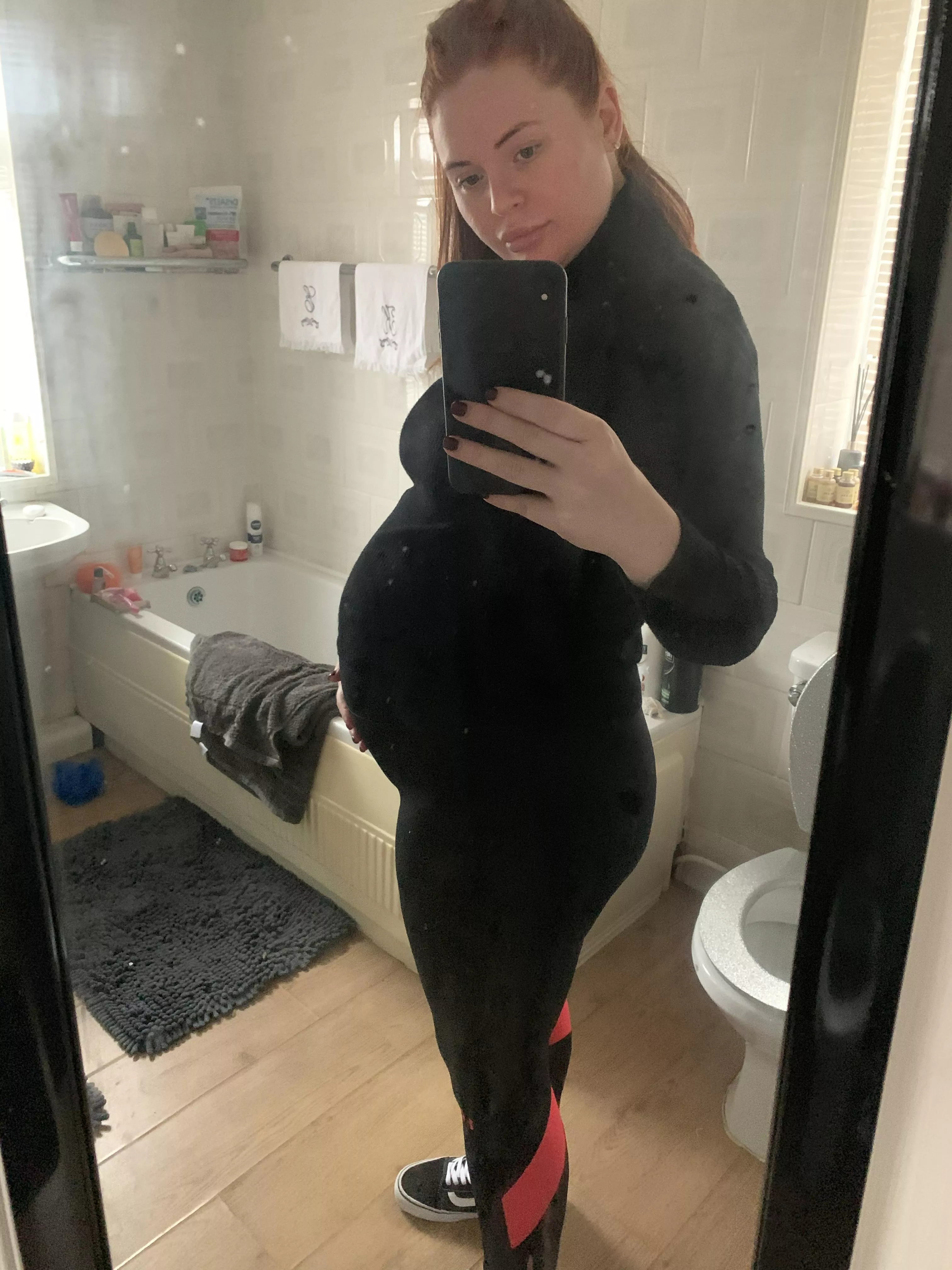 In the right clothing you'd think I'm pregnant! Food babies only!