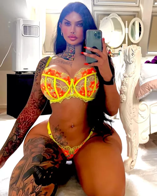 Nicki Valentina Rose