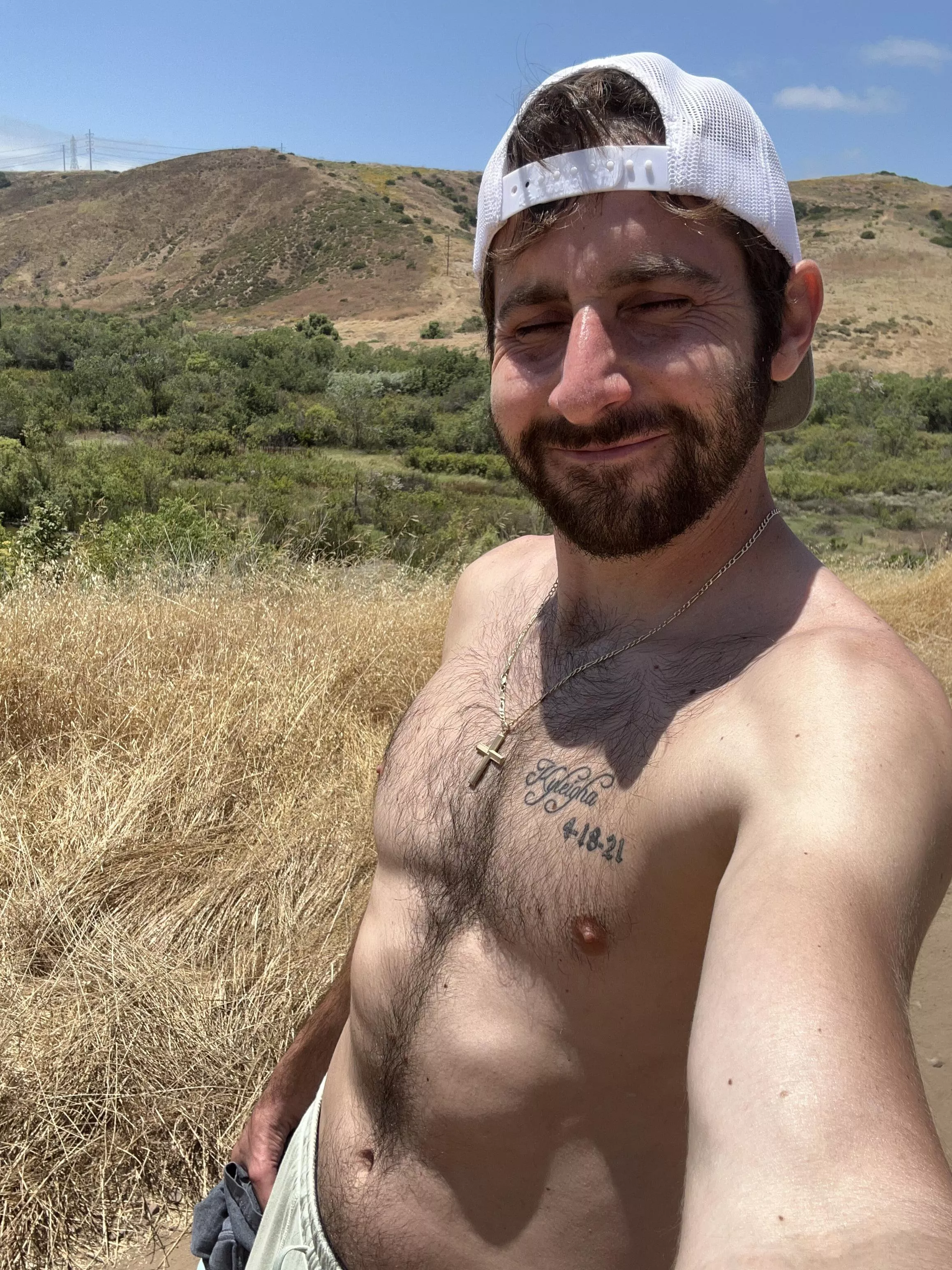 Squinting 🔆 and hoping you can come pull my shorts down 😈 have a good weekend 🥰