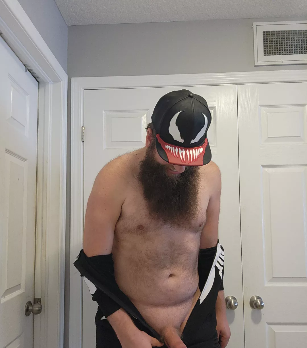 Venom took over a cub! 😲😈