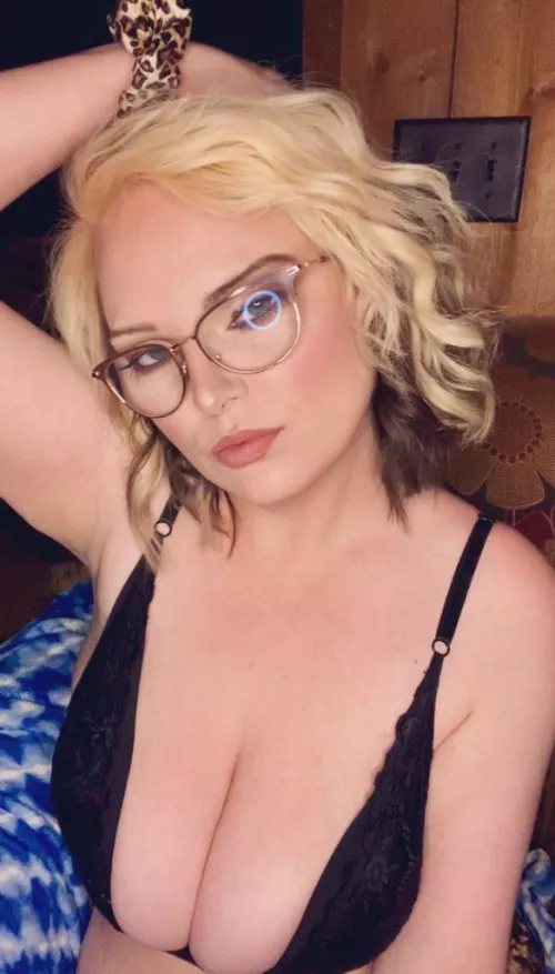 when them kids called me a four eyed freak back in the day, they may have been on to something hahah😉