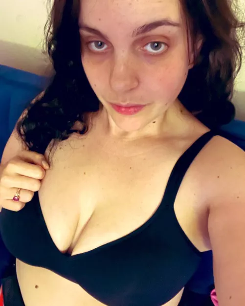 Would you cheer me on fucking my bull? 🩷❤️🩷